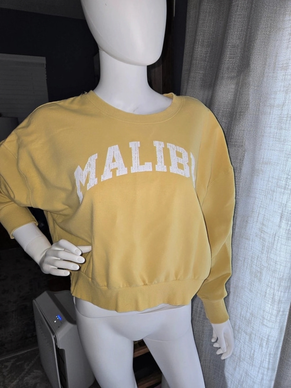 Rebellious One Yellow Sweatshirt Size Large Like New